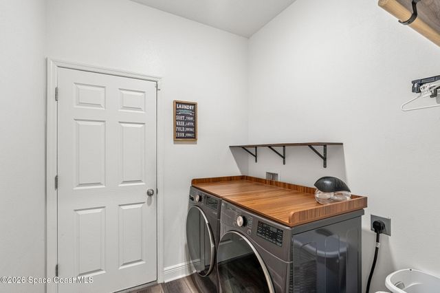 900 Nixon Circle NE, Palm Bay, FL 32907