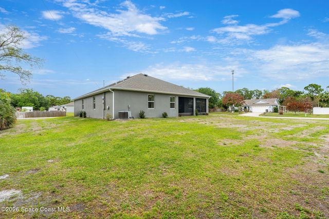 900 Nixon Circle NE, Palm Bay, FL 32907