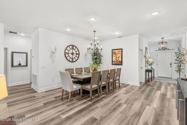 900 Nixon Circle NE, Palm Bay, FL 32907