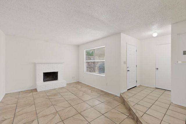 6808 Trail Lake Drive A, Fort Worth, TX 76133