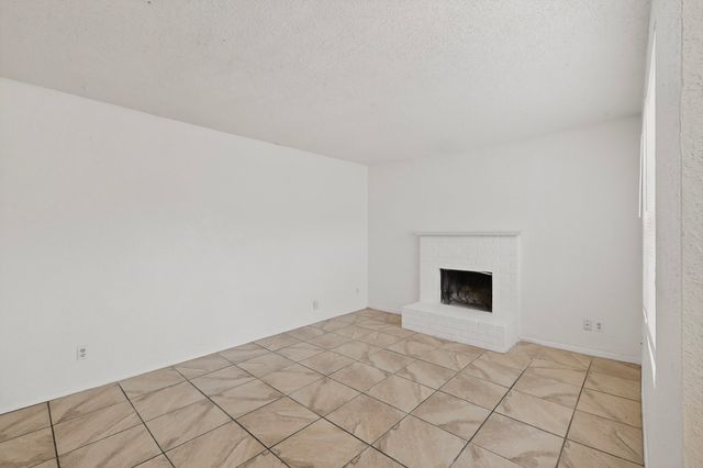 6808 Trail Lake Drive A, Fort Worth, TX 76133