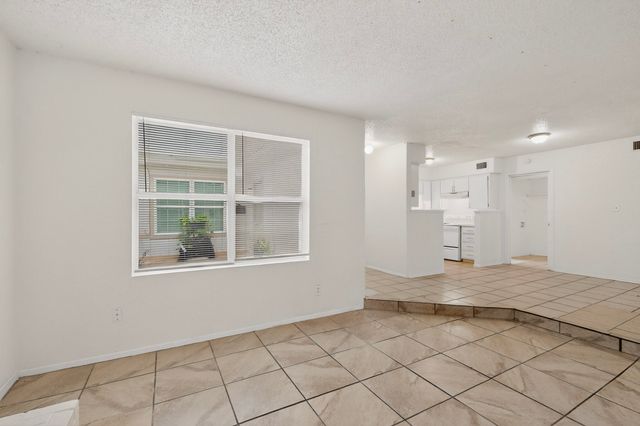 6808 Trail Lake Drive A, Fort Worth, TX 76133