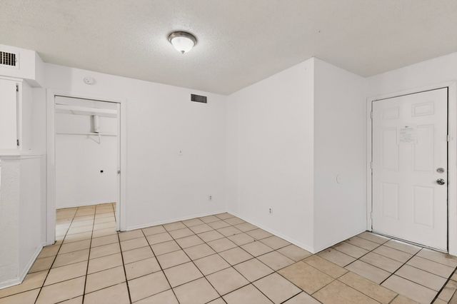 6808 Trail Lake Drive A, Fort Worth, TX 76133