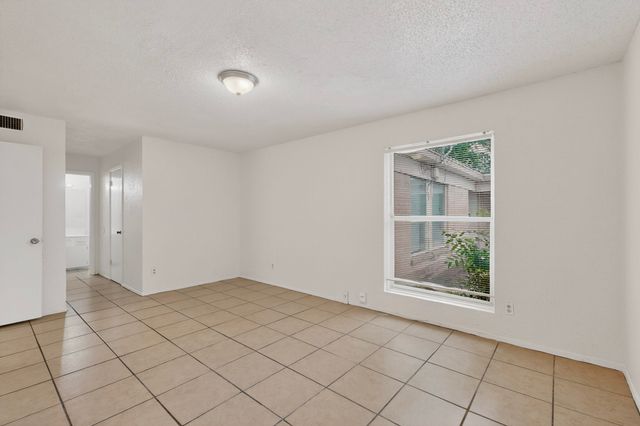 6808 Trail Lake Drive A, Fort Worth, TX 76133