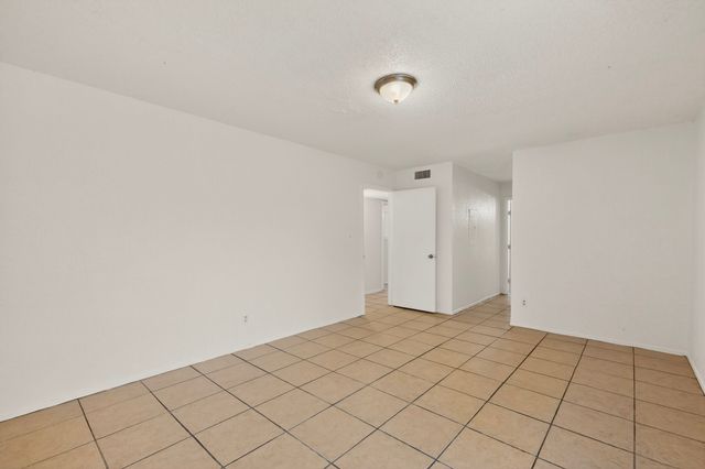 6808 Trail Lake Drive A, Fort Worth, TX 76133