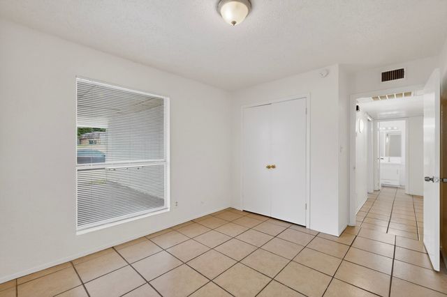 6808 Trail Lake Drive A, Fort Worth, TX 76133