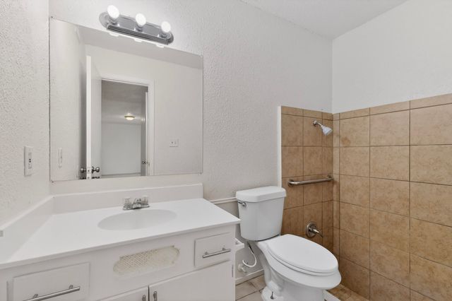 6808 Trail Lake Drive A, Fort Worth, TX 76133