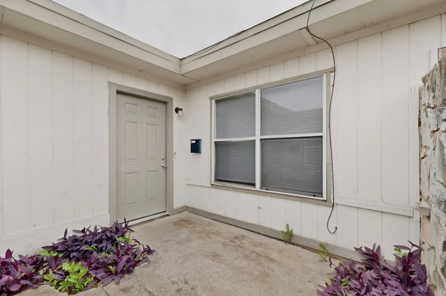 6808 Trail Lake Drive A, Fort Worth, TX 76133