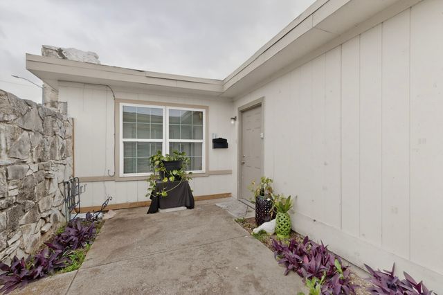 6808 Trail Lake Drive A, Fort Worth, TX 76133