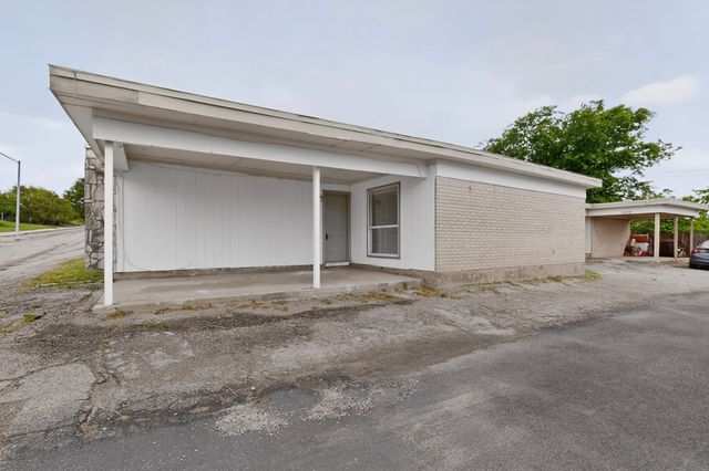 6808 Trail Lake Drive A, Fort Worth, TX 76133