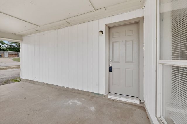 6808 Trail Lake Drive A, Fort Worth, TX 76133