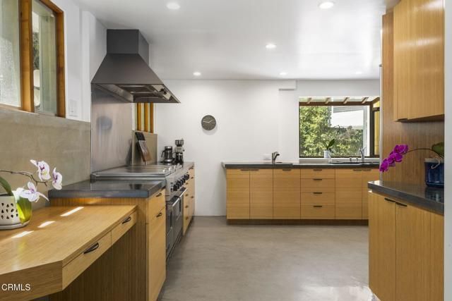 3551 Dixie Canyon Place, Los Angeles, CA 91423