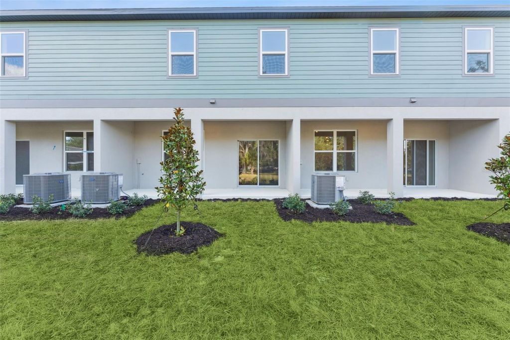 Image 16 of property listing at 646 CEDAR ELM COURT, Eustis, FL 32726