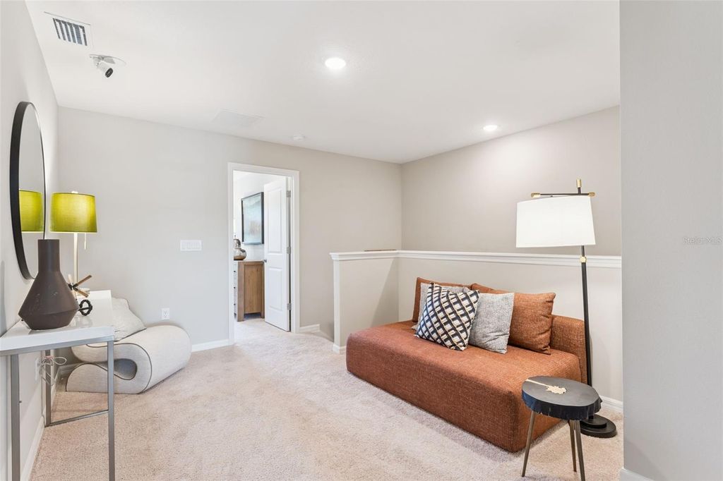 Image 7 of property listing at 646 CEDAR ELM COURT, Eustis, FL 32726