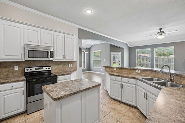 425 Corriente Trail, Azle, TX 76020
