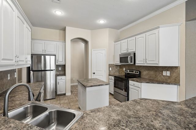 425 Corriente Trail, Azle, TX 76020