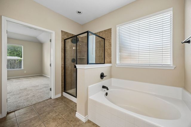 425 Corriente Trail, Azle, TX 76020