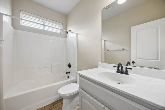425 Corriente Trail, Azle, TX 76020