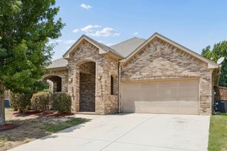 425 Corriente Trail, Azle, TX 76020