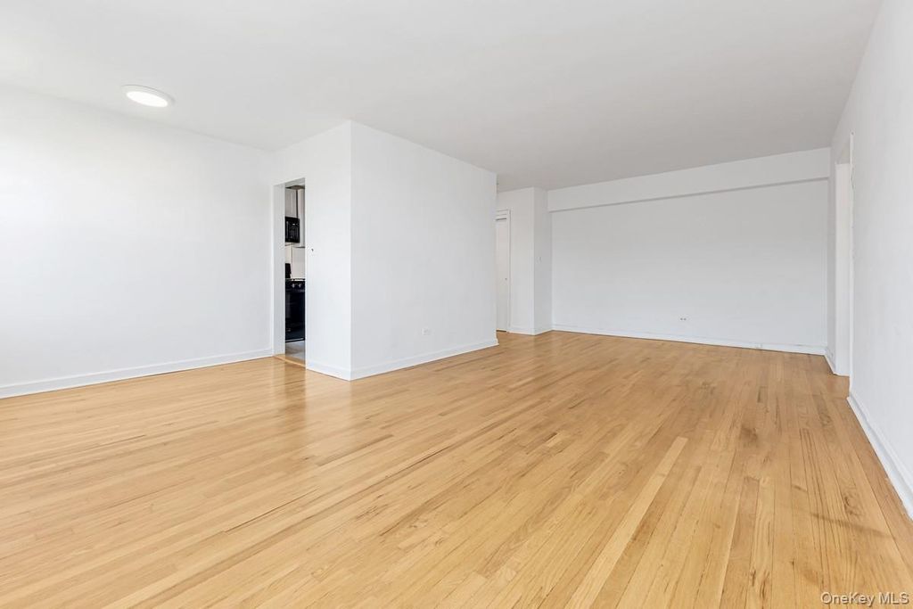 67-10 108th Street 6A, Forest Hills, NY 11375 — photo 3