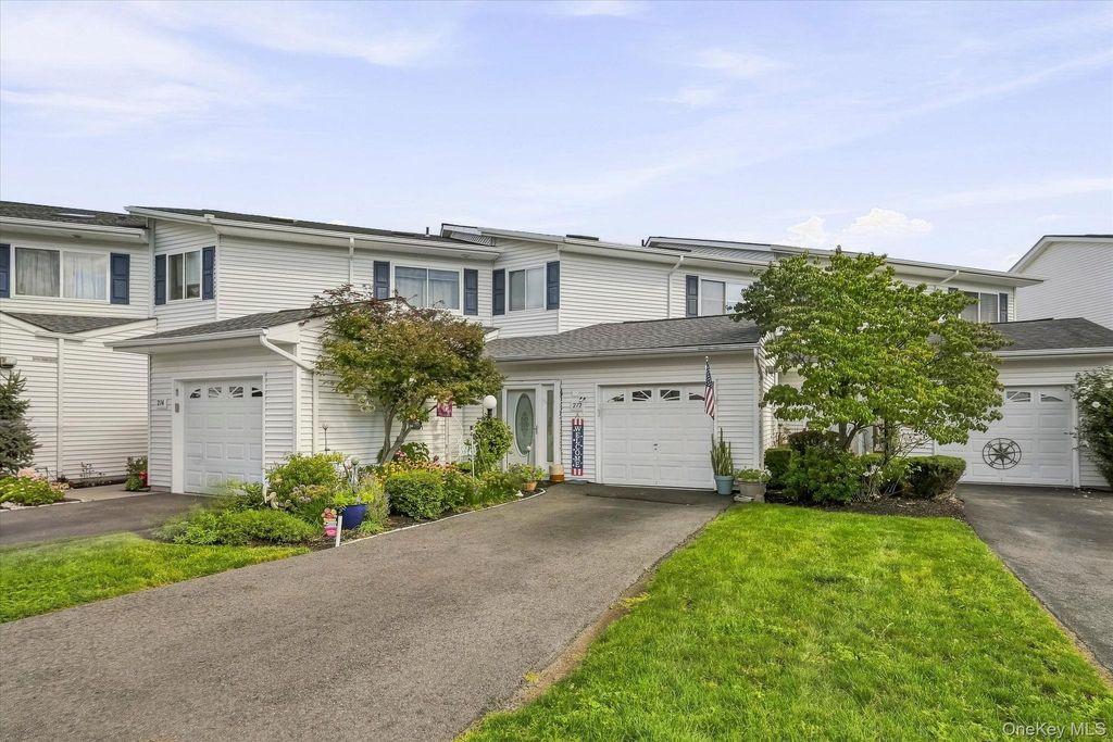 272 Tamerisk Lane, New Windsor, NY 12553 — photo 3