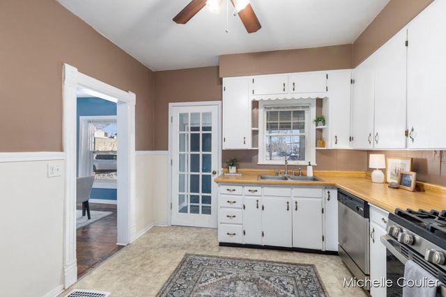 820 5th Street NW, Grand Rapids, MI 49504