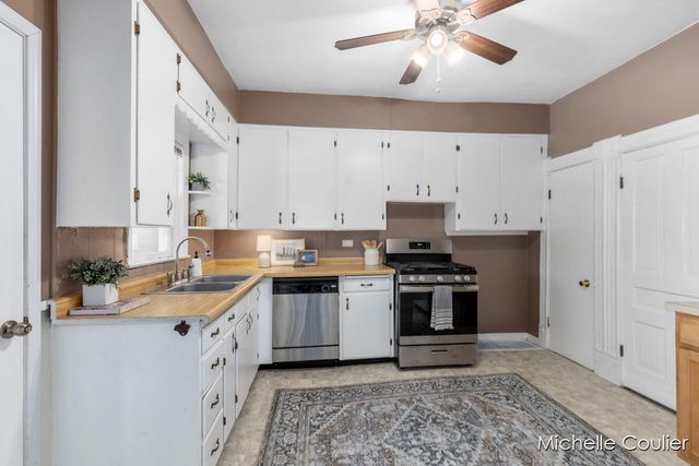 820 5th Street NW, Grand Rapids, MI 49504