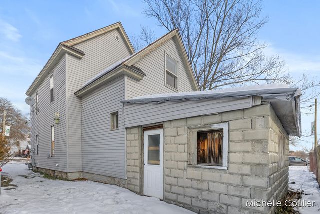 820 5th Street NW, Grand Rapids, MI 49504