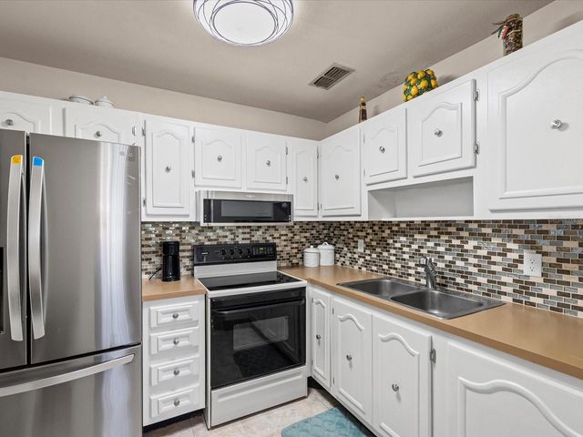 11735 BOYNTON LANE 11735, New Port Richey, FL 34654