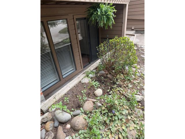 12364 W Nevada Pl 101, Lakewood, CO 80228