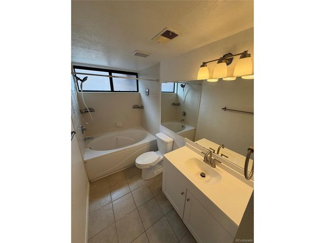 12364 W Nevada Pl 101, Lakewood, CO 80228