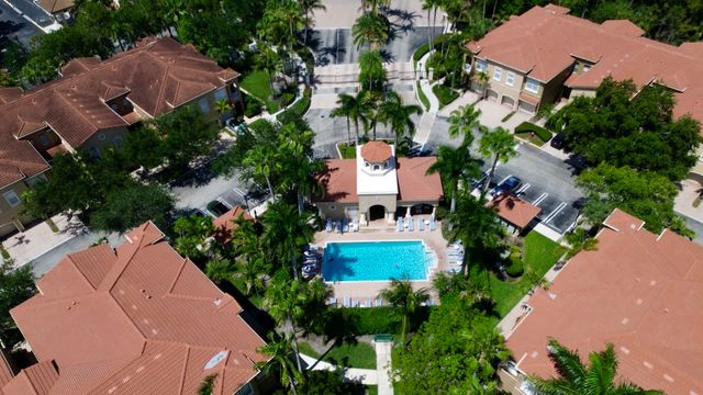 4910 Bonsai Circle 202, Palm Beach Gardens, FL 33418
