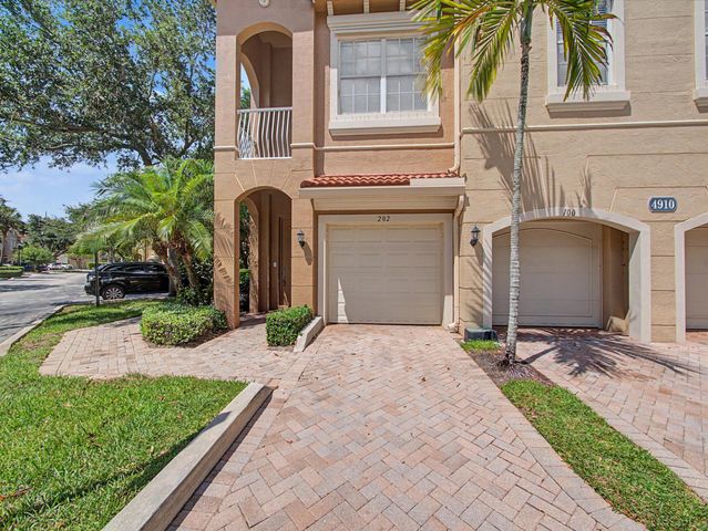 4910 Bonsai Circle 202, Palm Beach Gardens, FL 33418