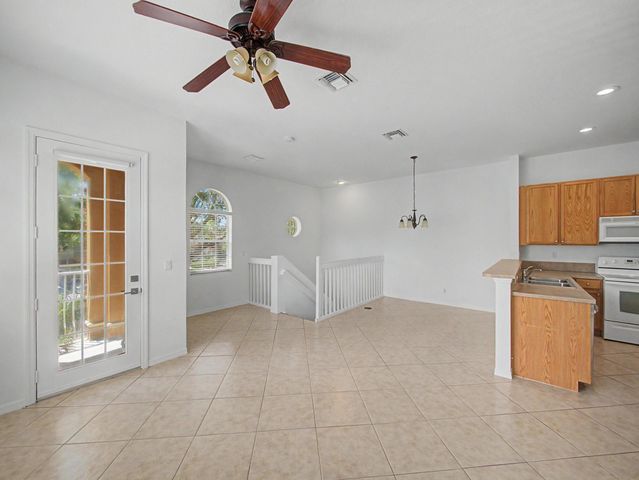 4910 Bonsai Circle 202, Palm Beach Gardens, FL 33418