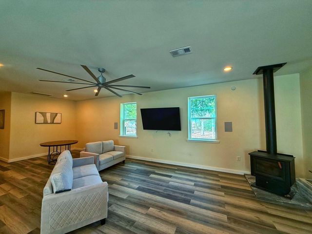 2328 Cr 301, Buffalo, TX 75831