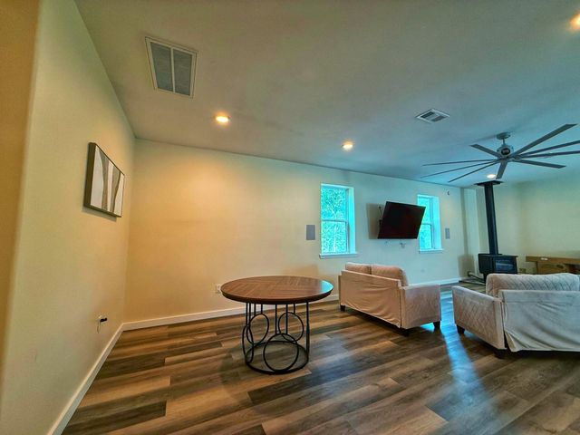 2328 Cr 301, Buffalo, TX 75831