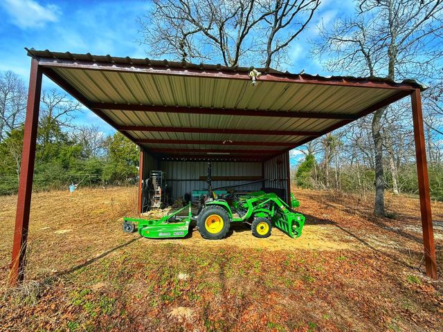 2328 Cr 301, Buffalo, TX 75831