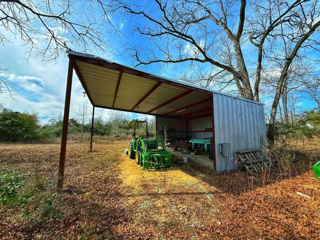 2328 Cr 301, Buffalo, TX 75831