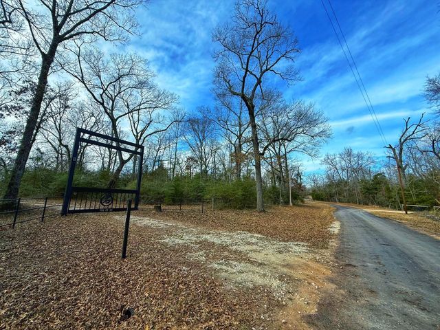 2328 Cr 301, Buffalo, TX 75831