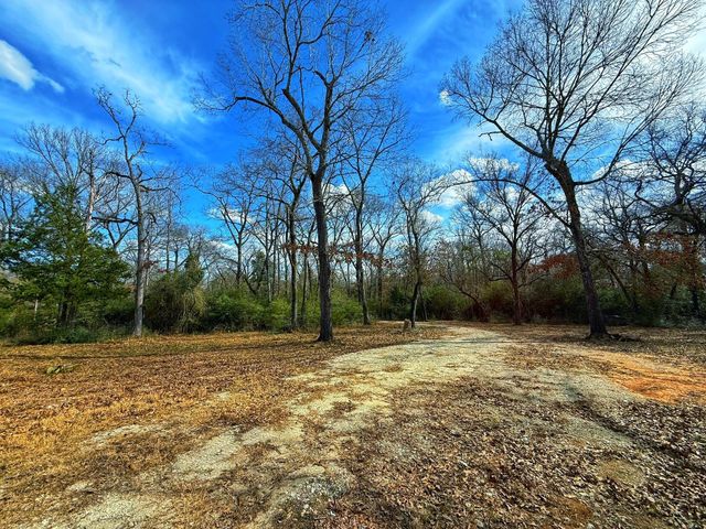 2328 Cr 301, Buffalo, TX 75831