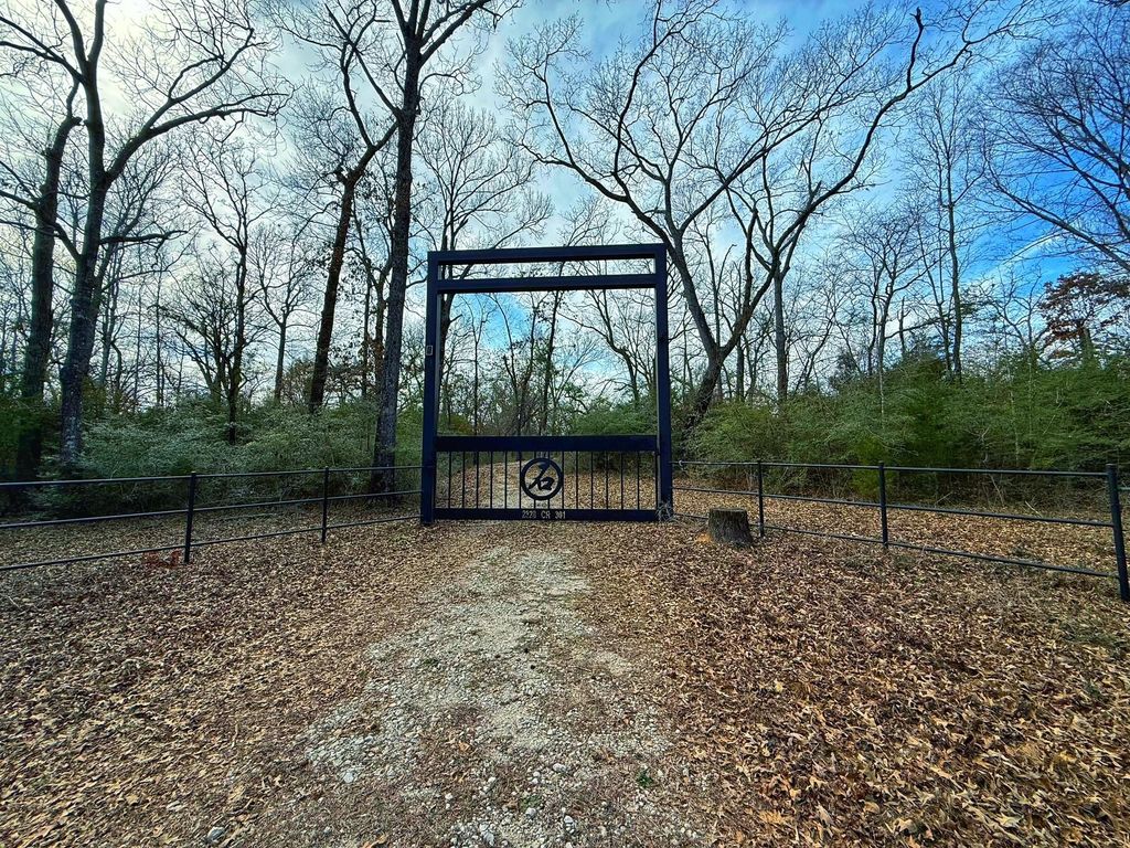 2328 Cr 301, Buffalo, TX 75831