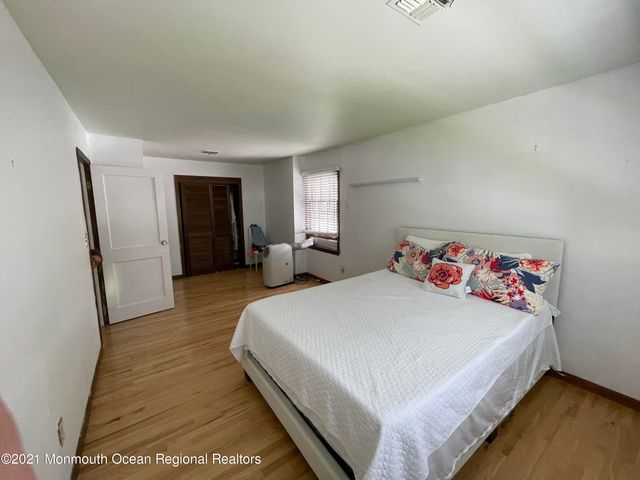 241 Cliftwood Road, Oakhurst, NJ 07755