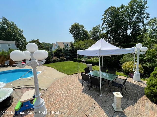 241 Cliftwood Road, Oakhurst, NJ 07755