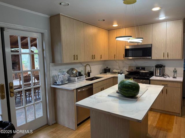 241 Cliftwood Road, Oakhurst, NJ 07755