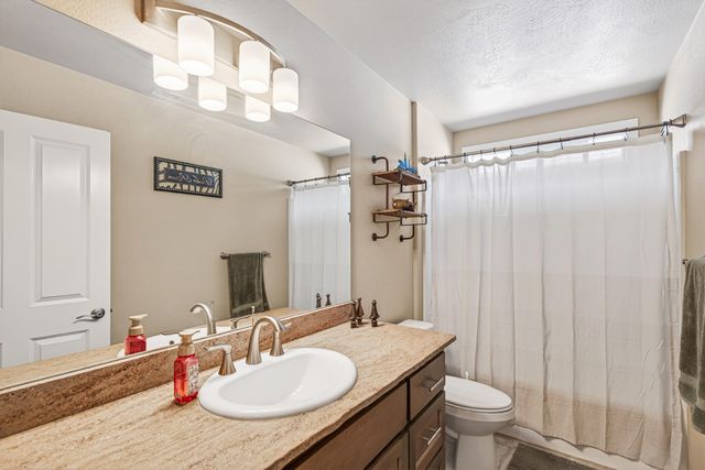 1922 Modena Lane, Medford, OR 97501