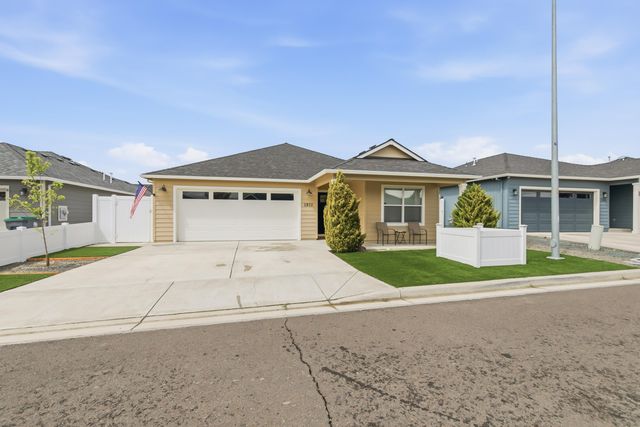 1922 Modena Lane, Medford, OR 97501