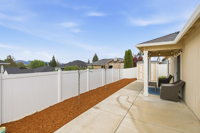 1922 Modena Lane, Medford, OR 97501