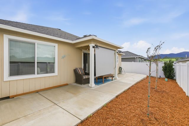 1922 Modena Lane, Medford, OR 97501
