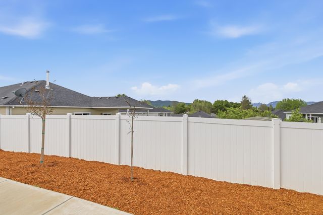 1922 Modena Lane, Medford, OR 97501