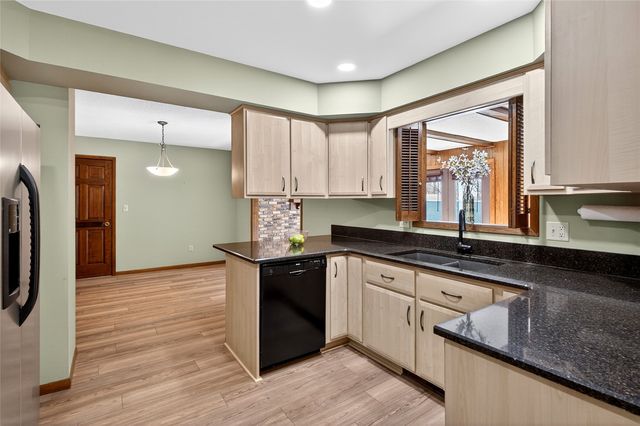 556 Mahaska Court, Iowa City, IA 52246